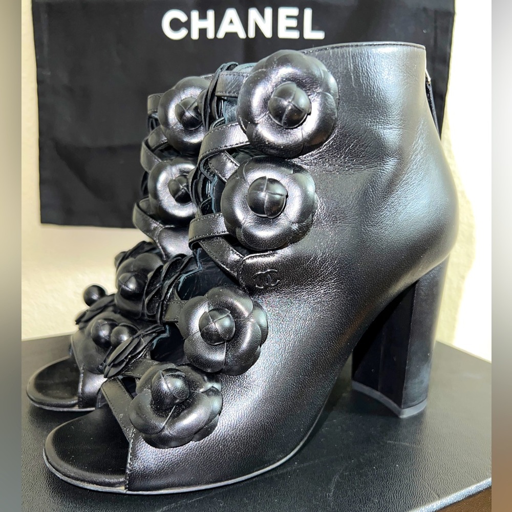 Chanel Lambskin Black Camellia Floral Leather Ankle Dressy Heel Boots Size 6.5US - Picture 3 of 16